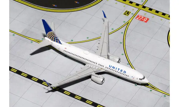 Boeing 737-800S United AL N76529