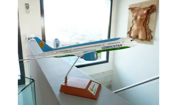 Uzbekistan Boeing 787-8 UK-78701