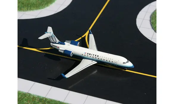 United Express Bombardier CRJ-200LR