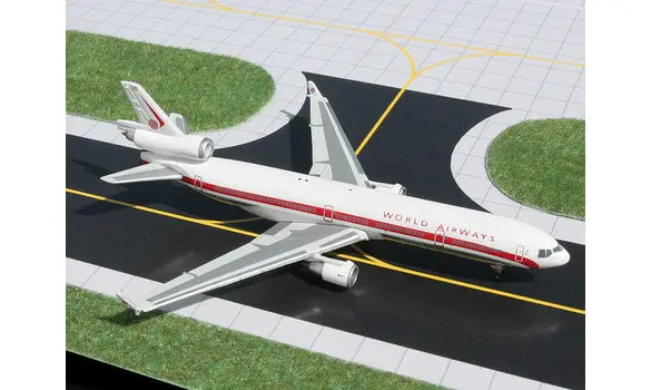 World AW McD.Douglas MD-11 retro c/s