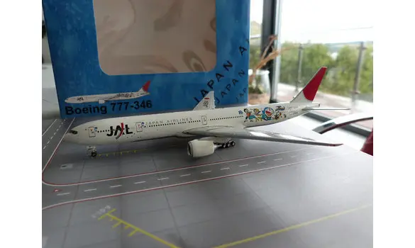 JAL Japan AL Boeing 777-346 JA8941