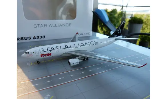TAM Star Alliance Airbus A330-200 PT-MVM