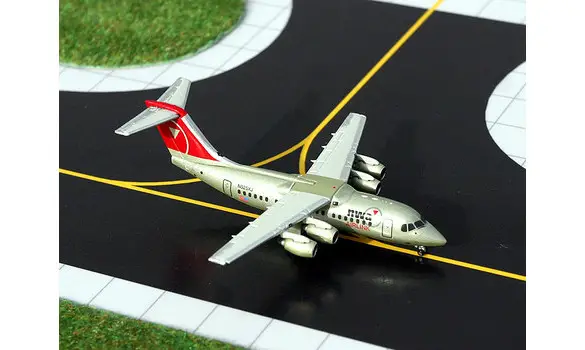 Avro RJ-85 Northwest silver c/s N525XJ