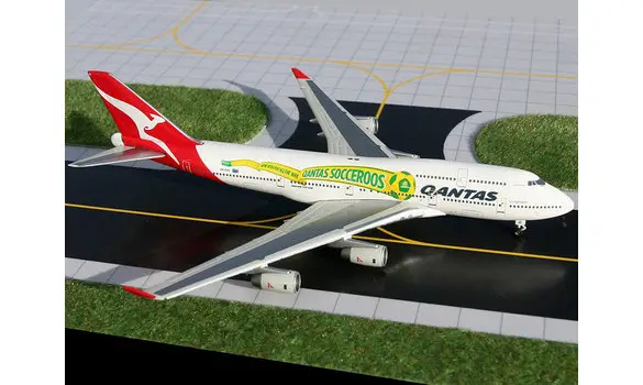 Qantas Socceroos Boeing 747-400 VH-OJS