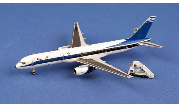 El Al Boeing 757-200 with GSE 4X-EBM