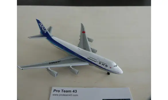 ANA Boeing 747-400 JA8962