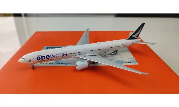 Cathay Pacific Boeing 777-300ER B-KOI