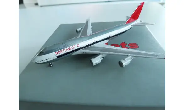 Boeing 747-400 Northwest AL N663US