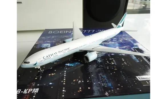 Boeing 777-300ER Cathay Pacific B-KPM