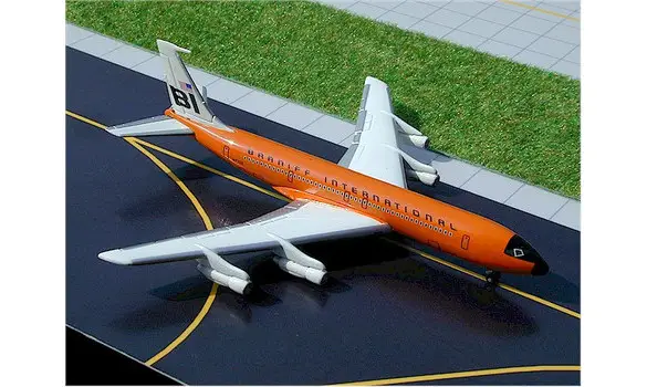 Boeing 707-327C Braniff Orange N7102