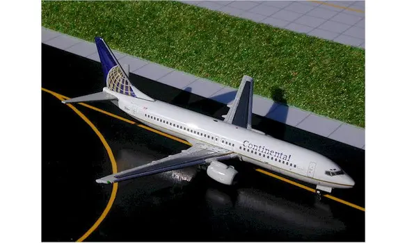 Continental AL Boeing 737-800 N12216
