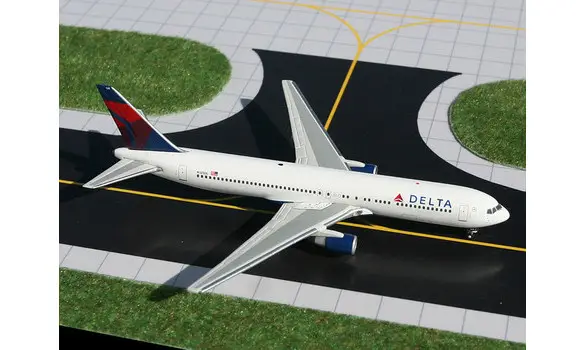 Delta AL Boeing 767-300 N125DL