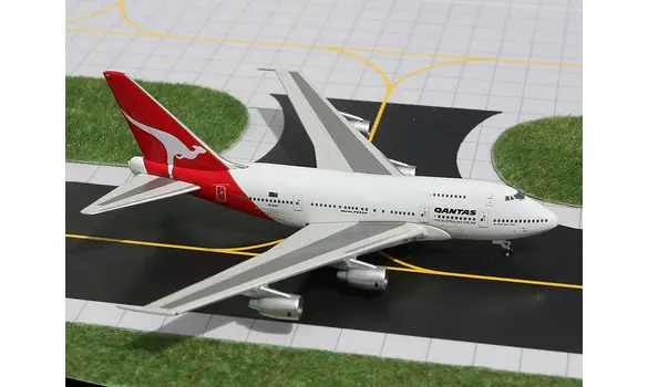 Qantas AW Boeing 747SP VH-EAA
